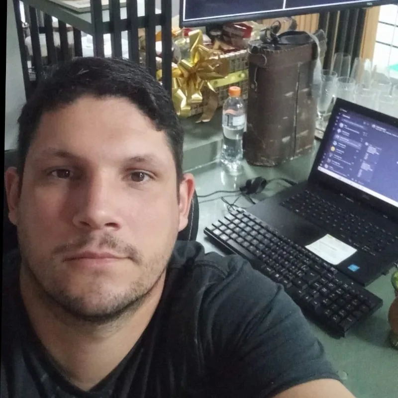 Lucas Elias, Base Patentes